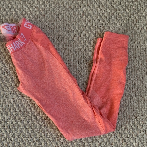 GYMSHARK Pink Leggings -Active wear - Picture 2 of 3